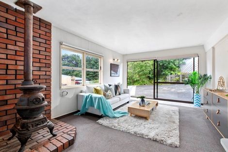 Photo of property in 15 Brunton Place, Glenfield, Auckland, 0629