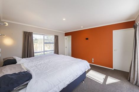 Photo of property in 23 Greenwood Place, Fitzherbert, Palmerston North, 4410