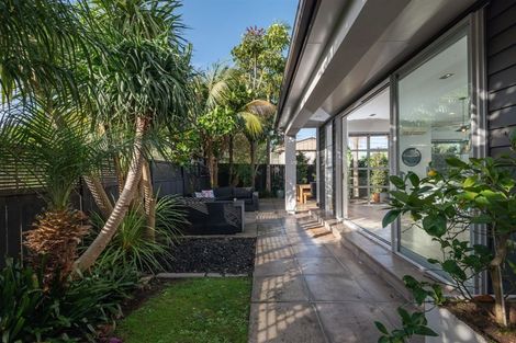 Photo of property in 11a Church Street, Northcote Point, Auckland, 0627