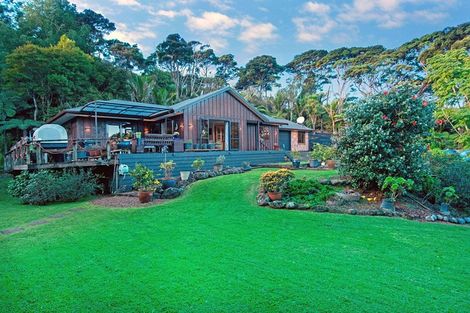Photo of property in 125 Stoney Creek Drive, Waitakere, Henderson, 0782