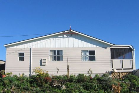 Photo of property in 10 Te Awa Street, Foxton Beach, Foxton, 4815