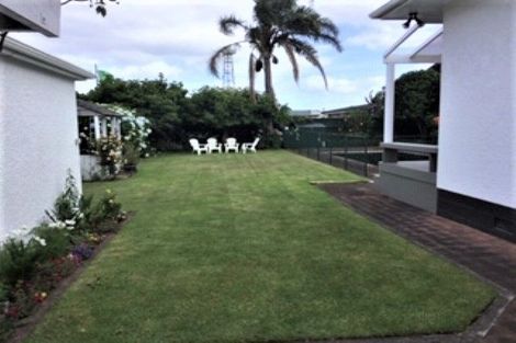 Photo of property in 381 Devonport Road, Tauranga South, Tauranga, 3112