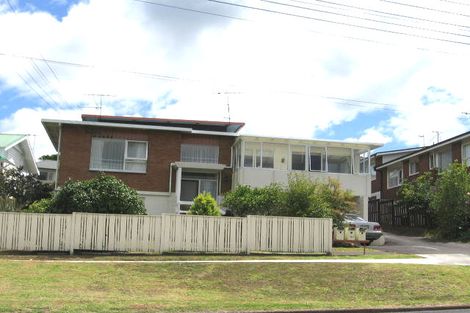 Photo of property in 2/4 Rangitoto Terrace, Milford, Auckland, 0620