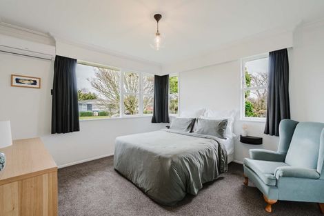 Photo of property in 16 Kensington Place, Fairfield, Hamilton, 3214