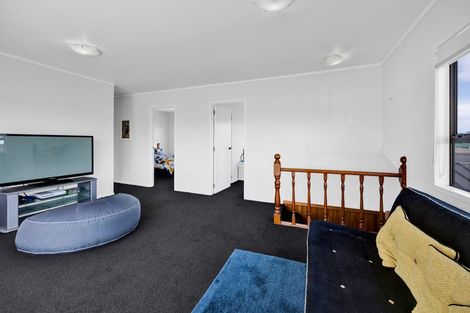 Photo of property in 10 Kamahi Avenue, Hawera, 4610