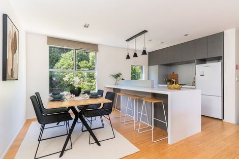 Photo of property in 10 Saddleback Grove, Karori, Wellington, 6012