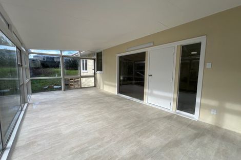 Photo of property in 73 Totaravale Drive, Totara Vale, Auckland, 0629