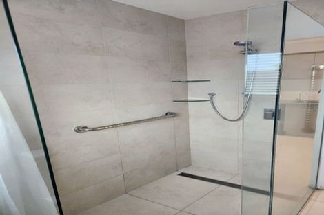 Photo of property in 28 Ballymore Drive, Pinehill, Auckland, 0632