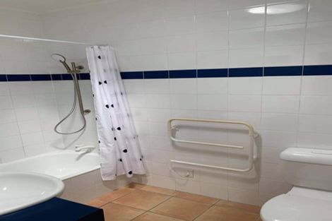 Photo of property in 3/252 Hurstmere Road, Takapuna, Auckland, 0622