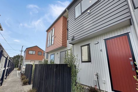 Photo of property in 4/17 Rewarewa Road, Te Atatu Peninsula, Auckland, 0610