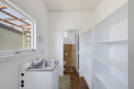 Photo of property in 403 Carrington Street, Upper Vogeltown, New Plymouth, 4310