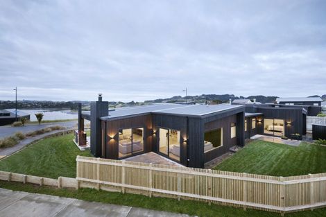 Photo of property in 44 Rangitahi Road, Raglan, 3225