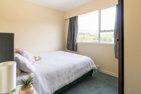Photo of property in 116 Taylor Terrace, Tawa, Wellington, 5028