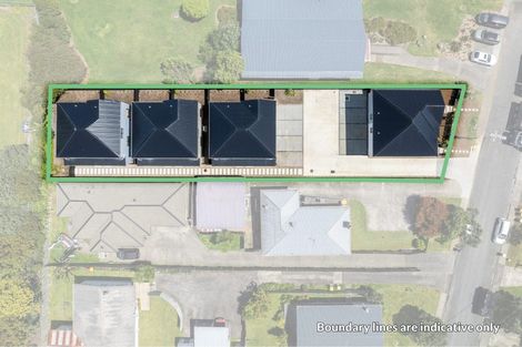 Photo of property in 2/18 Albert Road, Kelston, Auckland, 0602