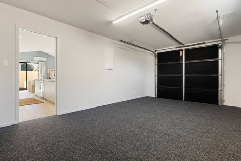 Photo of property in 247 Shakespeare Street, Leamington, Cambridge, 3432