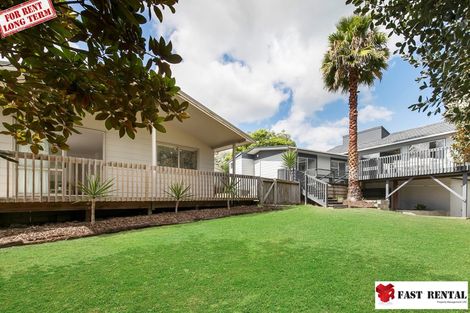 Photo of property in 2 Datura Place, Sunnynook, Auckland, 0620