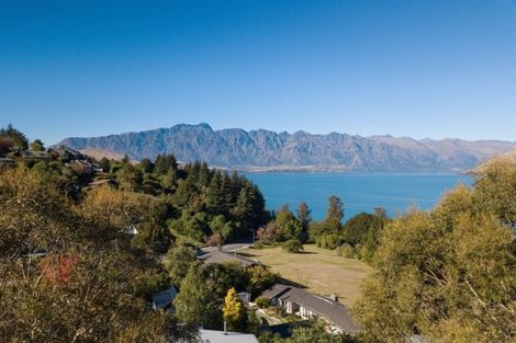 Photo of property in 75 Arawata Terrace, Sunshine Bay, Queenstown, 9300
