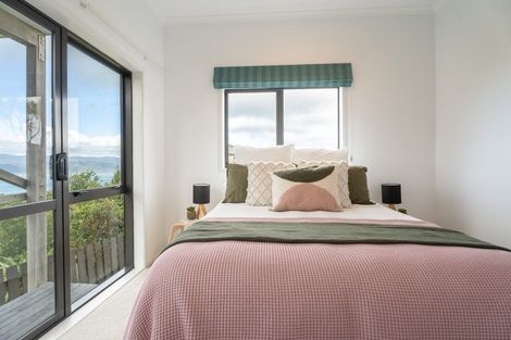 Photo of property in 7 Forbes Lane, Newlands, Wellington, 6037