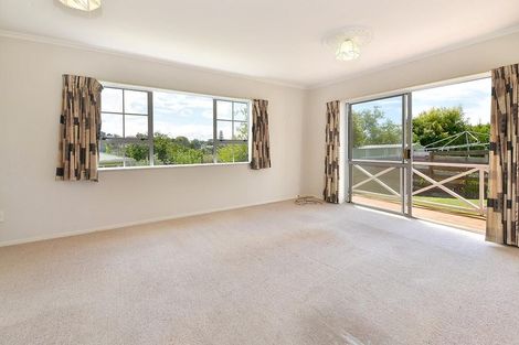 Photo of property in 2/71 Browns Bay Road, Browns Bay, Auckland, 0630