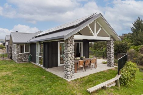 Photo of property in 20 Te Heke Place, Waikanae, 5036