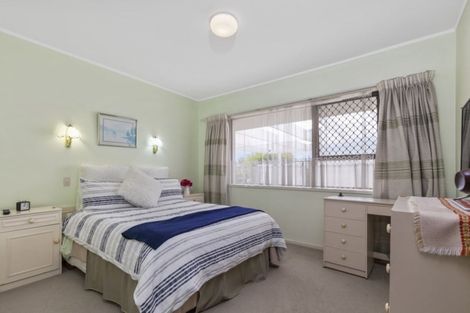 Photo of property in 1/1-3 Rock Isle Road, Torbay, Auckland, 0630