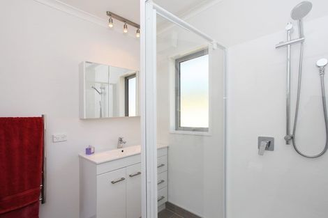 Photo of property in 4 Ensors Road, Opawa, Christchurch, 8023