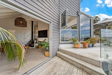 Photo of property in 47 Puriri Place, Sandspit, Warkworth, 0982