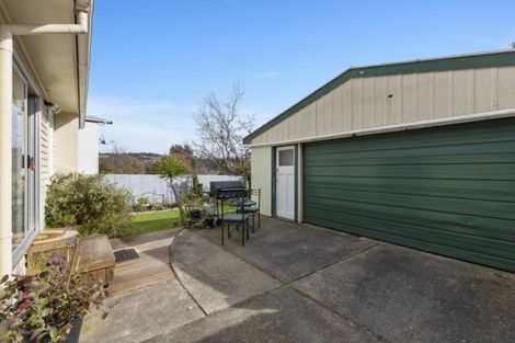 Photo of property in 32 Lowry Crescent, Stokes Valley, Lower Hutt, 5019
