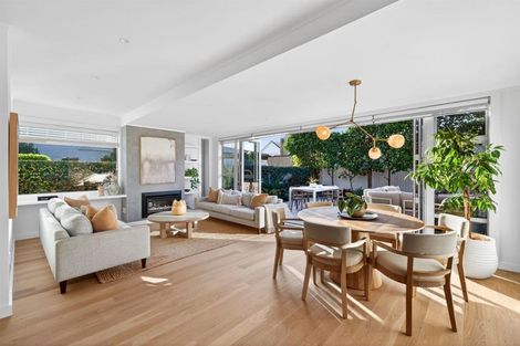 Photo of property in 5 Holiday Road, Milford, Auckland, 0620