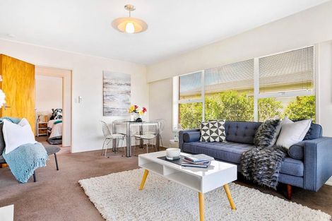 Photo of property in 2/64 Bruce Road, Glenfield, Auckland, 0629