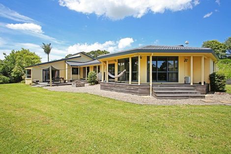 Photo of property in 166 Holmes Road, Waiuku, 2682