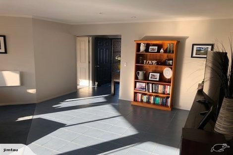 Photo of property in 33 Greig Place, Pukekohe, 2120