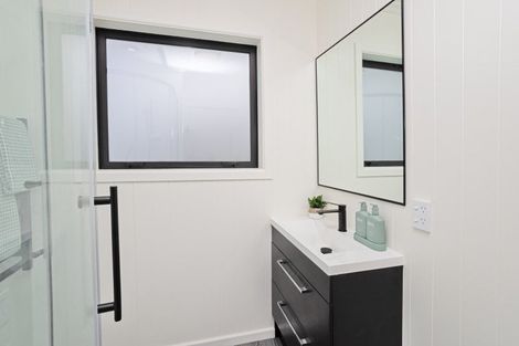 Photo of property in 35 Holloway Street, Waikiwi, Invercargill, 9810