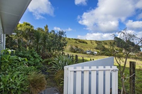 Photo of property in 22 Oxford Street, Whakapirau, Maungaturoto, 0583