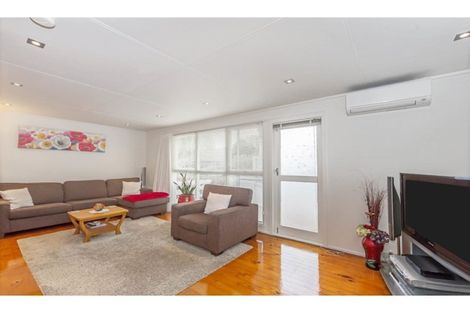 Photo of property in 1/4 Battle Place, Glenfield, Auckland, 0629