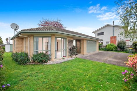 Photo of property in 13b Howden Street, Waiuku, 2123