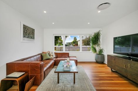 Photo of property in 16 Esmeralda Avenue, Avondale, Auckland, 1026