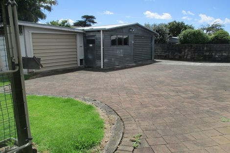 Photo of property in 3 Booker Place, Weymouth, Auckland, 2103