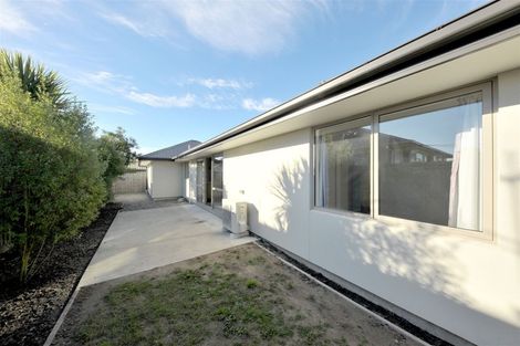 Photo of property in 4 Lake Terrace Road, Burwood, Christchurch, 8061