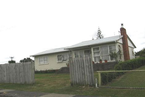 Photo of property in 1 Mackwood Place, Birkdale, Auckland, 0626