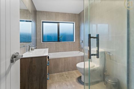 Photo of property in 25 Koroheke Road, Takanini, 2110