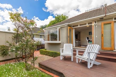 Photo of property in 21 Parata Street, Hokowhitu, Palmerston North, 4410