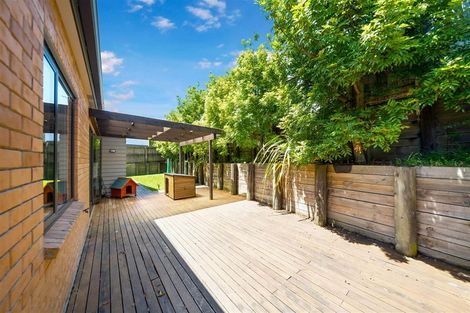 Photo of property in 23 Midhurst Avenue, Henderson, Auckland, 0612