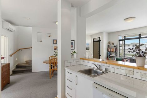 Photo of property in 41/2 Armoy Drive, East Tamaki, Auckland, 2016