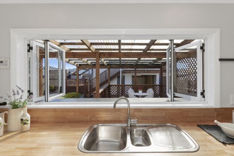 Photo of property in 21 Elizabeth Street, Moera, Lower Hutt, 5010