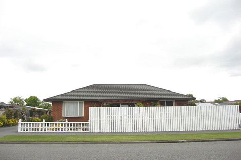 Photo of property in 1/191 Queenspark Drive, Parklands, Christchurch, 8083