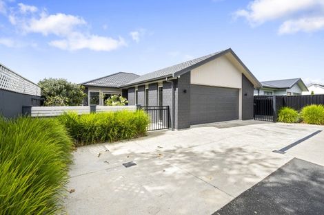 Photo of property in 1a Camp Street, Heretaunga, Upper Hutt, 5019