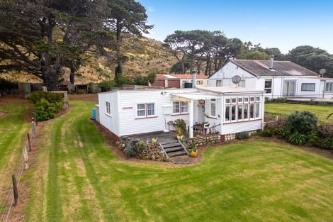 Photo of property in 1095 Mataikona Road, Mataikona, Tinui, 5889