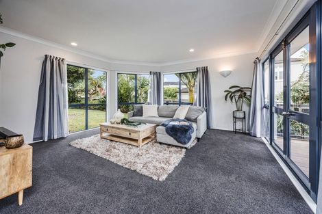 Photo of property in 62 Keywella Drive, Conifer Grove, Takanini, 2112