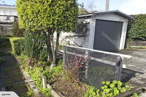 Photo of property in 35 Moffat Road, Red Beach, 0932